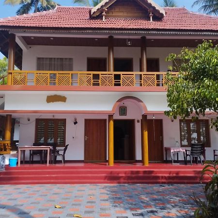 ماراريكولام Marari Anna Beach Villa المظهر الخارجي الصورة