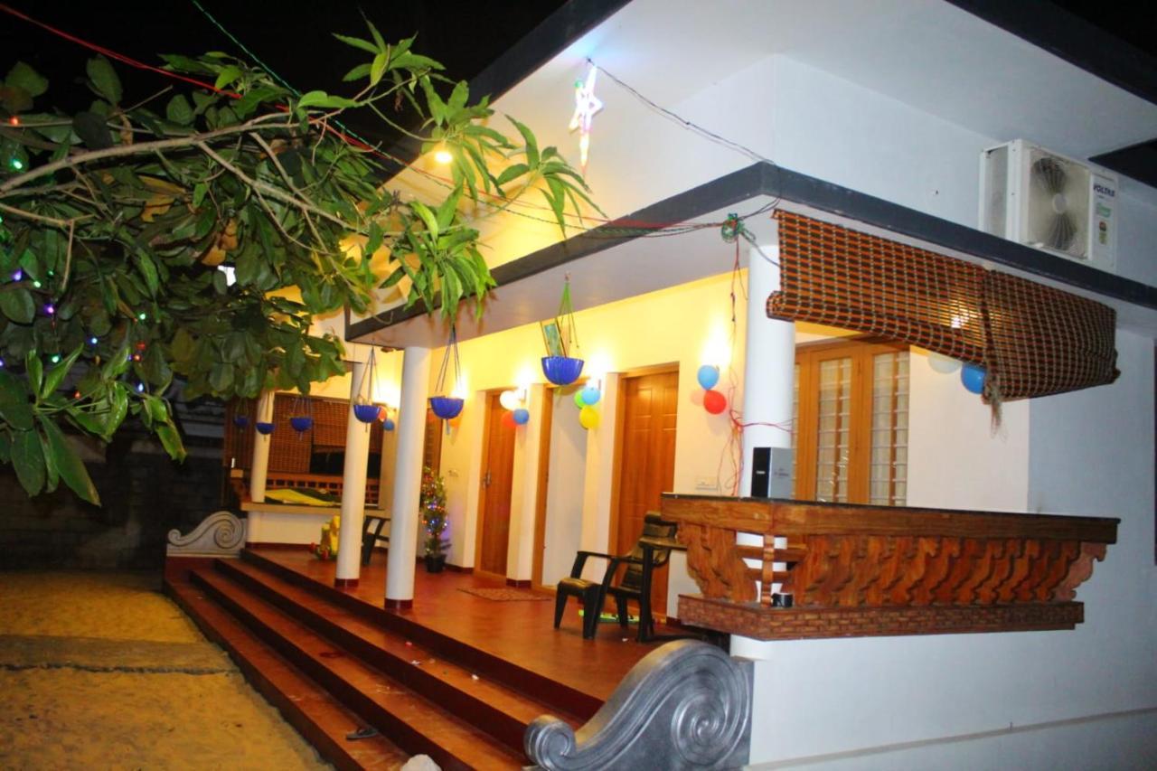 ماراريكولام Marari Anna Beach Villa المظهر الخارجي الصورة
