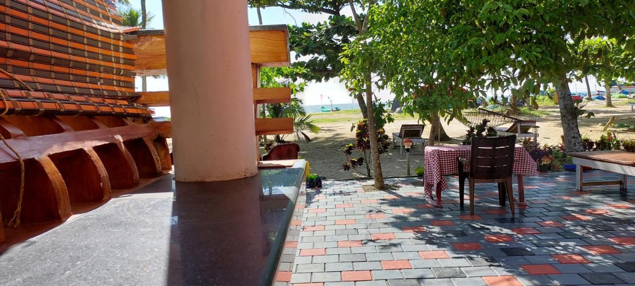 ماراريكولام Marari Anna Beach Villa المظهر الخارجي الصورة