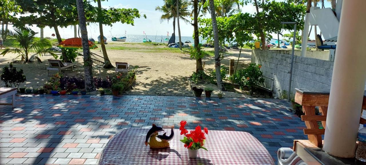 ماراريكولام Marari Anna Beach Villa المظهر الخارجي الصورة