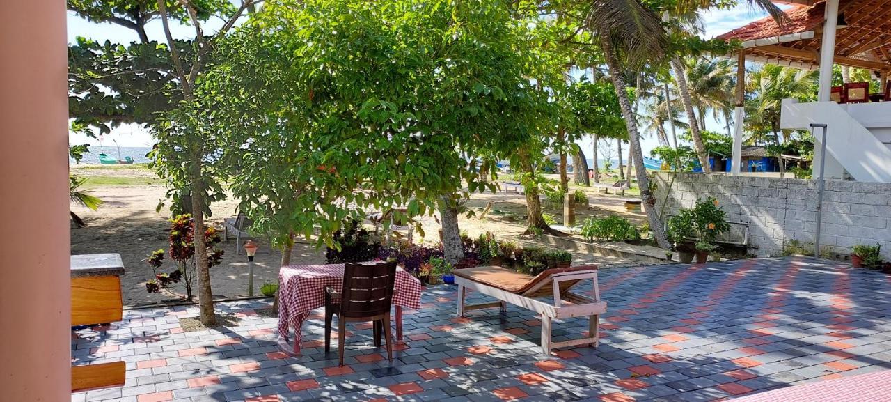 ماراريكولام Marari Anna Beach Villa المظهر الخارجي الصورة