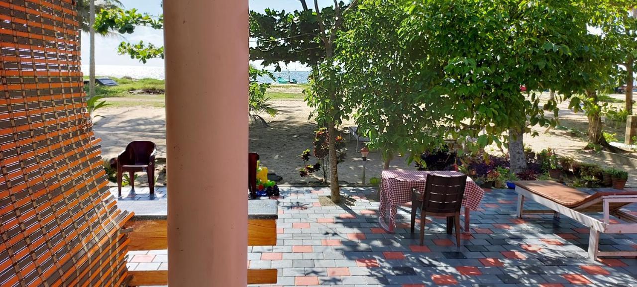 ماراريكولام Marari Anna Beach Villa المظهر الخارجي الصورة